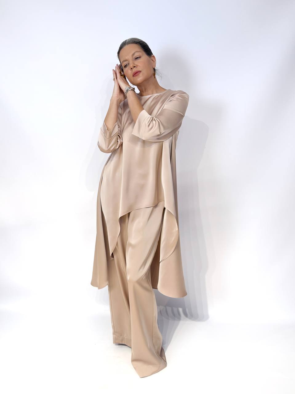 Костюм у свіжому пастельному відтінку