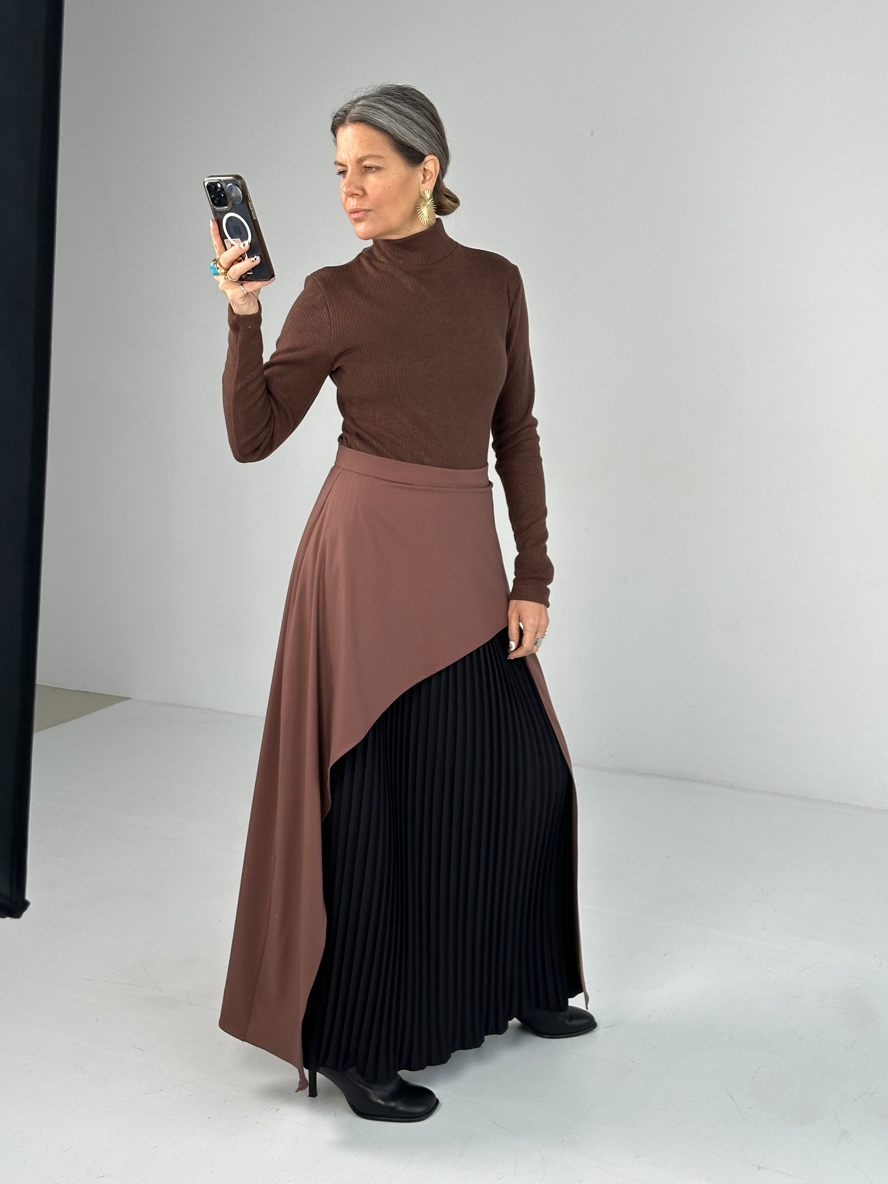 Асиметрична максі-спідниця з плісе