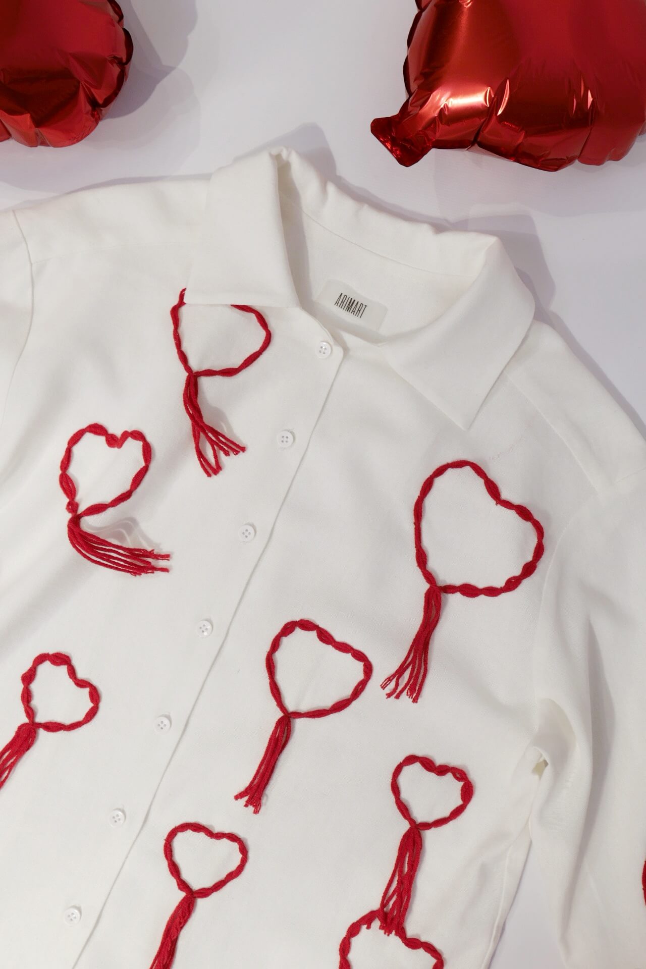 Сорочка з вишитими серцями