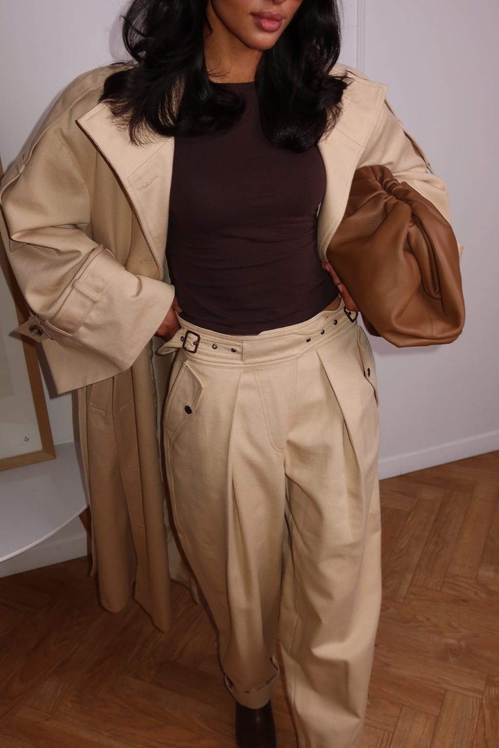 Брюки з високою посадкою