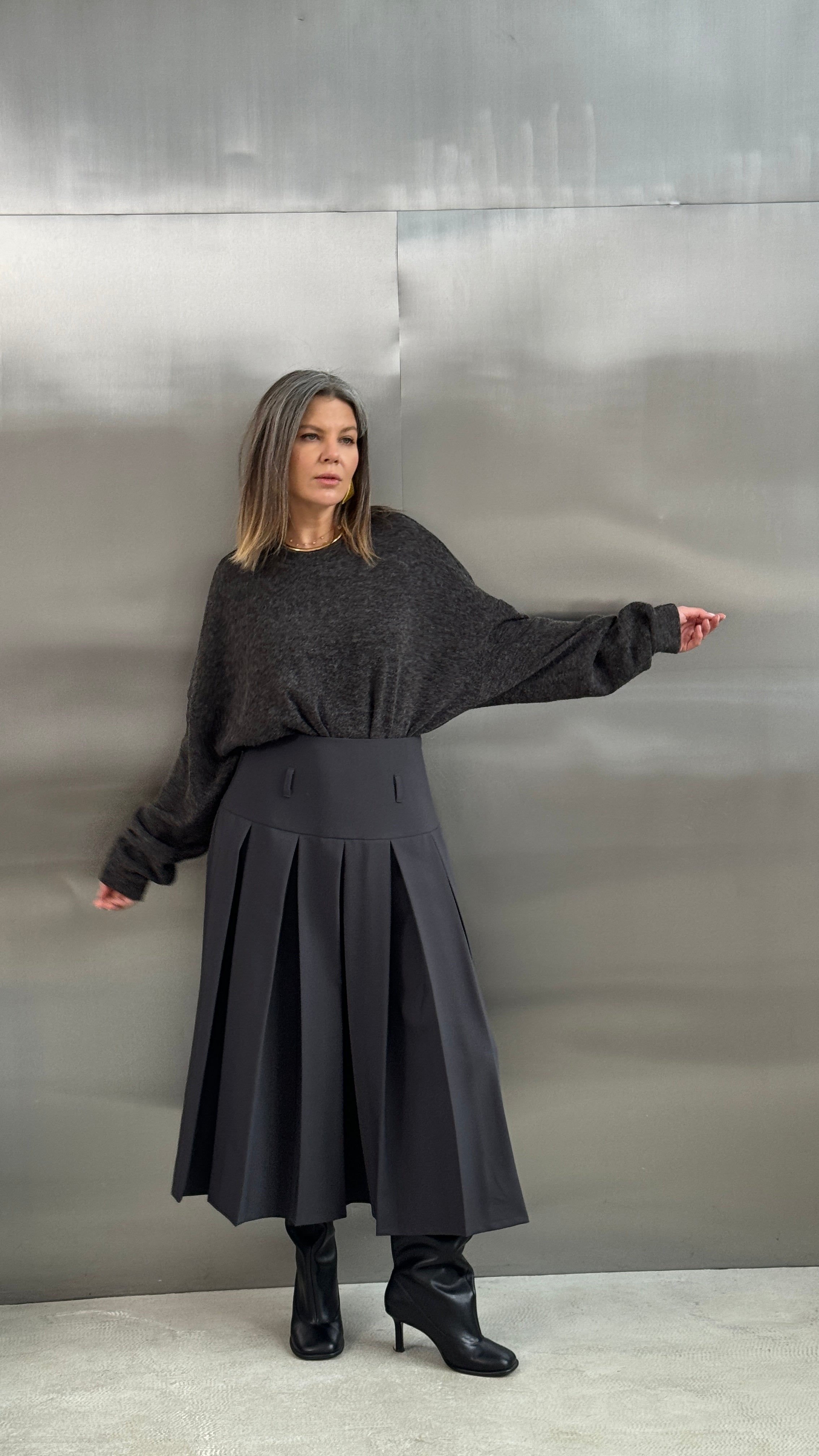 Спідниця міді з плісировкою