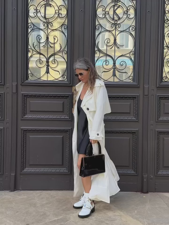 Міні-сукня на тонких бретелях