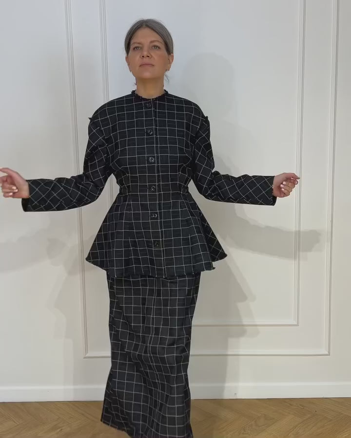 Пряма спідниця у клітинку